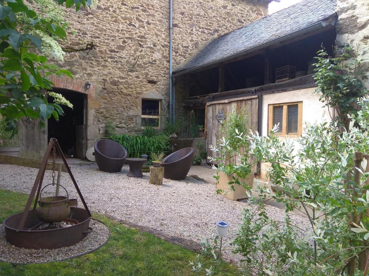 La Ferme Les Mamours La Bastide-l'Eveque Exterior photo